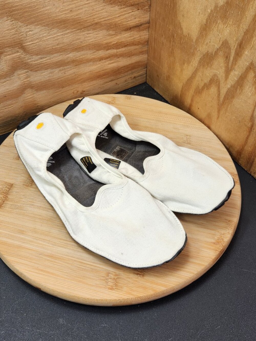 Vibram One Quarter Hemp Flat Shoes Womens Size 42 US 9.5-10